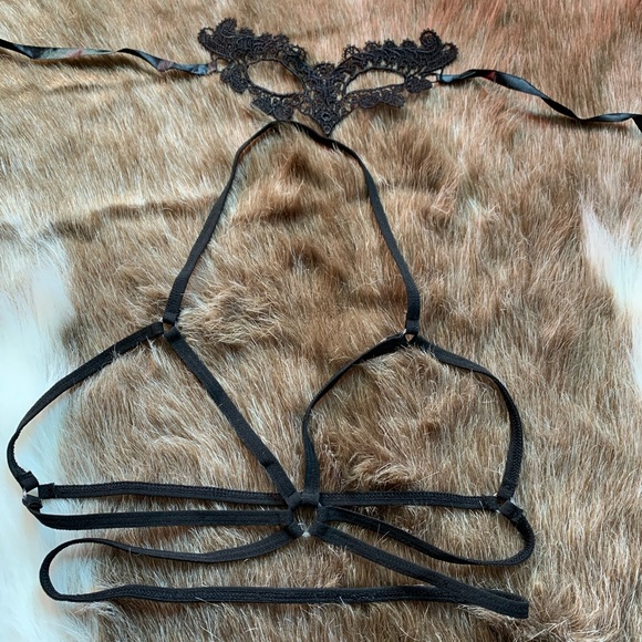 Bra and lace mask NWT - Picture 2 of 6